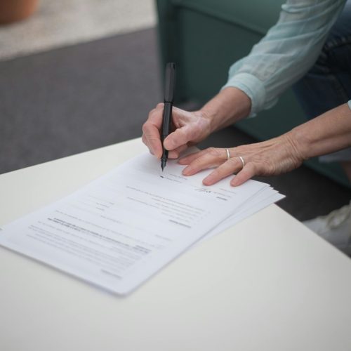 Zakończenie budowy domu – jakie dokumenty są niezbędne?